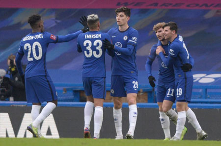 中国冰壶男队5连胜锁定循环赛前三 向米兰冬奥席位冲刺